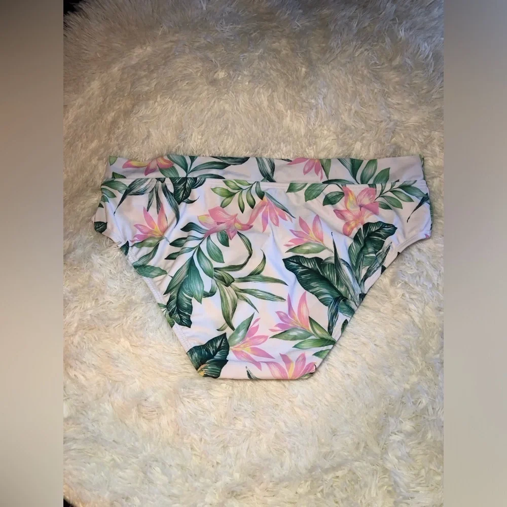 VENUS Tropical Leaf Print Women's Bathing suit bottoms size 20 NWOT